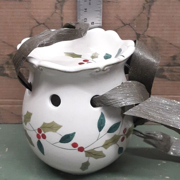 Christmas Holly and Berry bundle of pitcher and Yankee candle melter - Picture 5 of 8